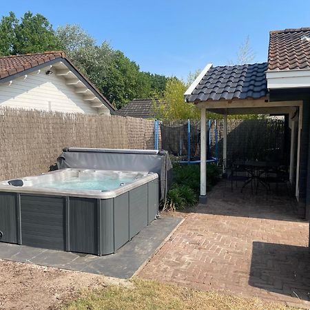 De Genten 1, Vakantiewoning Met Jacuzzi 에르멜로 외부 사진